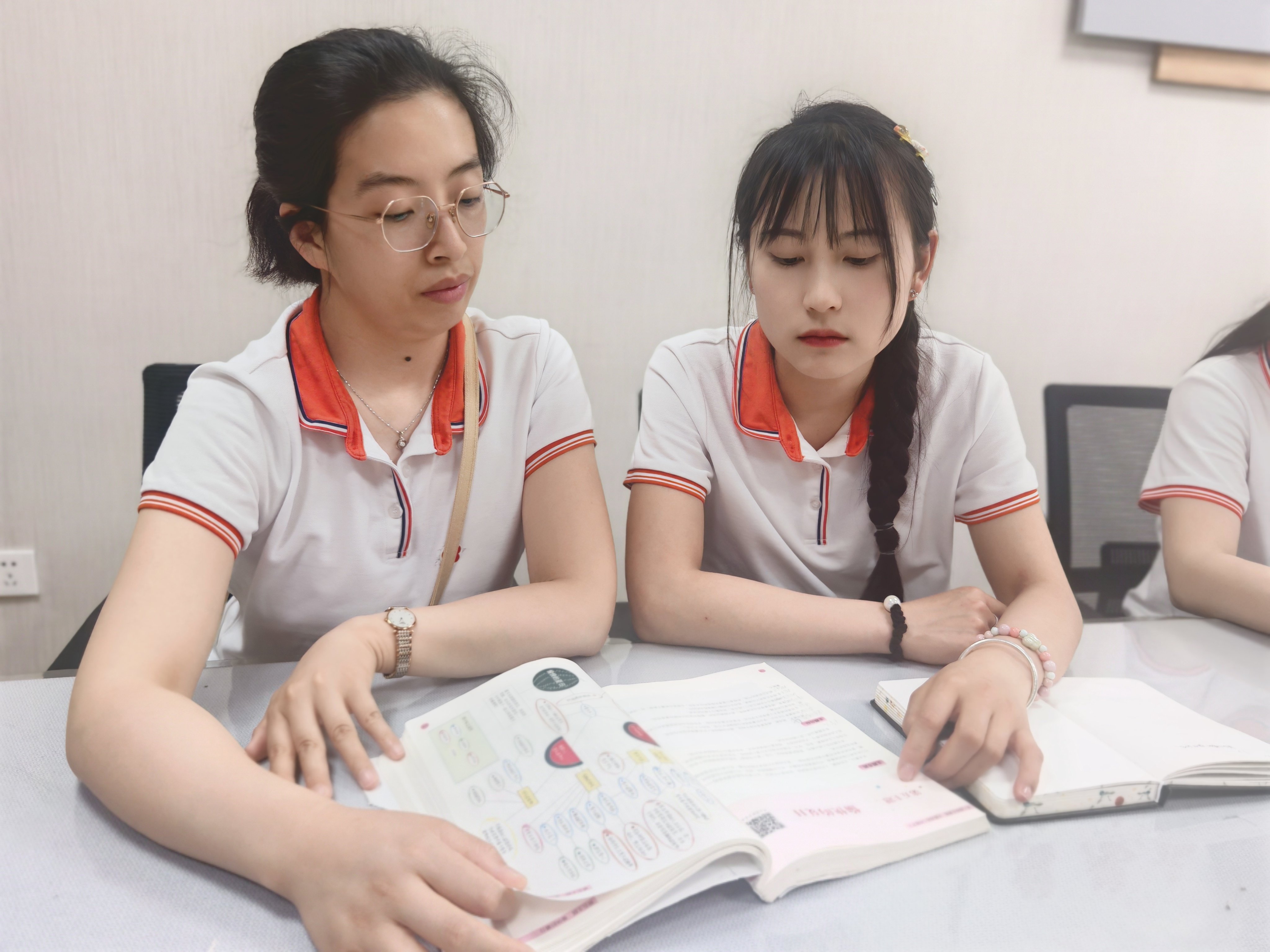 250529精审后思 蓄力前启——栖霞幼儿园翡翠天悦园中班年级组课程审议_html_m251a6571.jpg