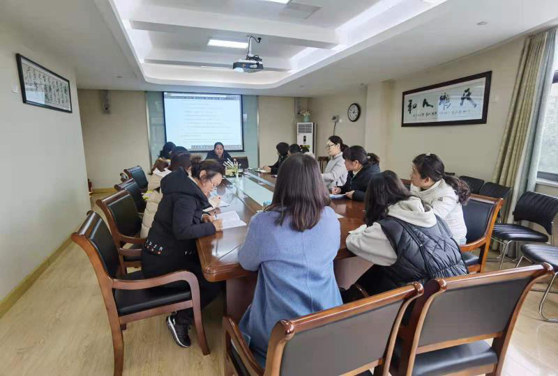 【枫香栖幼】学法懂法 与法同行 ——栖霞幼儿园五福园解读《民法典》师德学习活动
