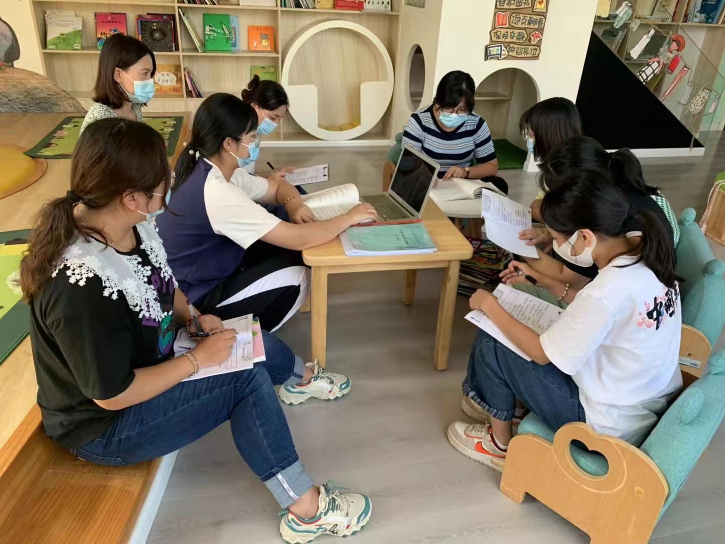 【枫香栖幼】齐研讨 共审议  ——记栖霞幼儿园翡翠天域园中班课程审议活动