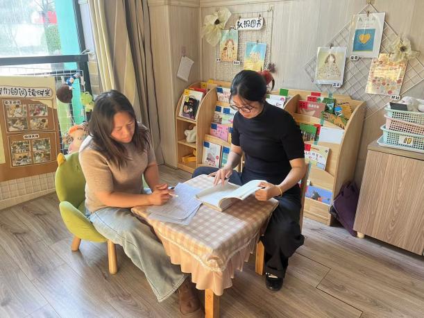 【枫香栖幼】聚焦课程 助力成长  ——栖霞幼儿园石埠湾园小班组课程审议（二）