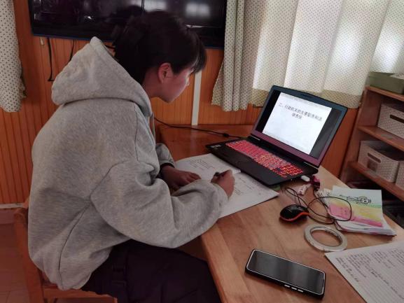 221101网络安全 常记心间——栖霞幼儿园红枫分园网络安全培训_html_m1ddbe34f.jpg