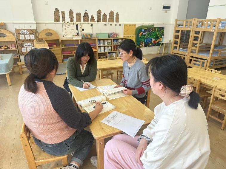 聚焦课题审议 助力专业成长_html_63ab2f26.jpg