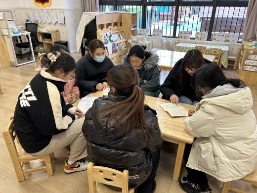 20240112聚焦审议 且思且行——栖霞幼儿园翡翠天悦园小班年级组课程审议活动_html_m5498a461.jpg