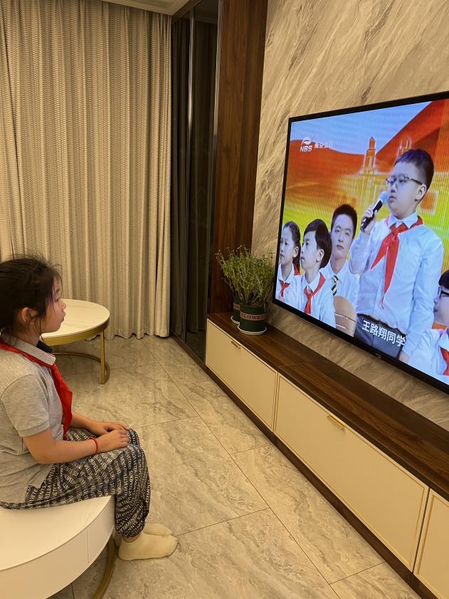 【湖畔光影】喜迎二十大 筑梦向未来——2022年南京市中小学开学第一课_html_76ce7a45.jpg