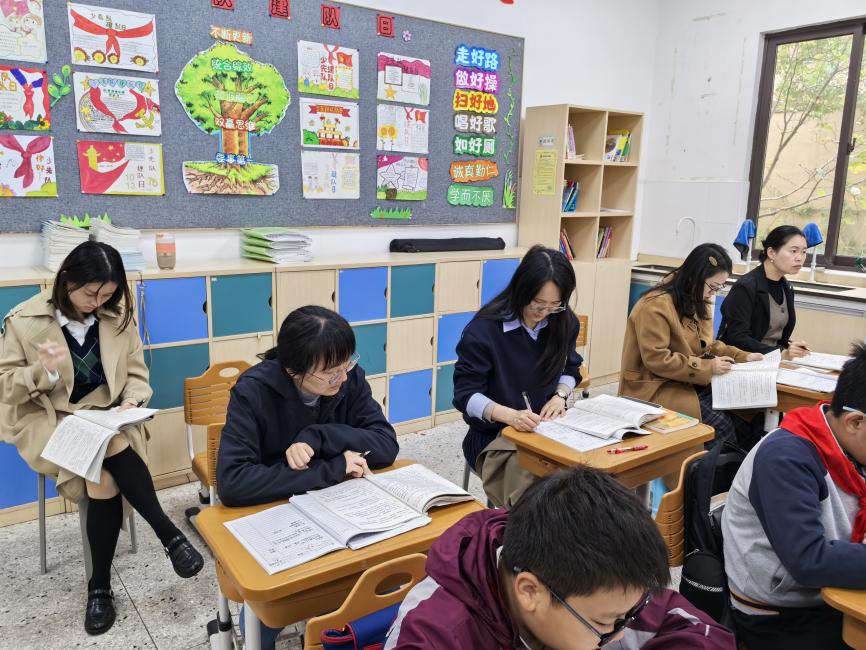【湖畔·童化课堂】品悟文本，启智研思 ——记金陵小学（仙林湖校区）六年级语文组教研_html_3c981ce.jpg