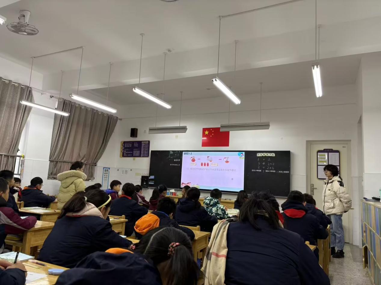 【博学广志】探索数学奥秘，启航代数之旅——记金陵小学广志路校区数学组教研（11） (1)_html_591ff95.jpg