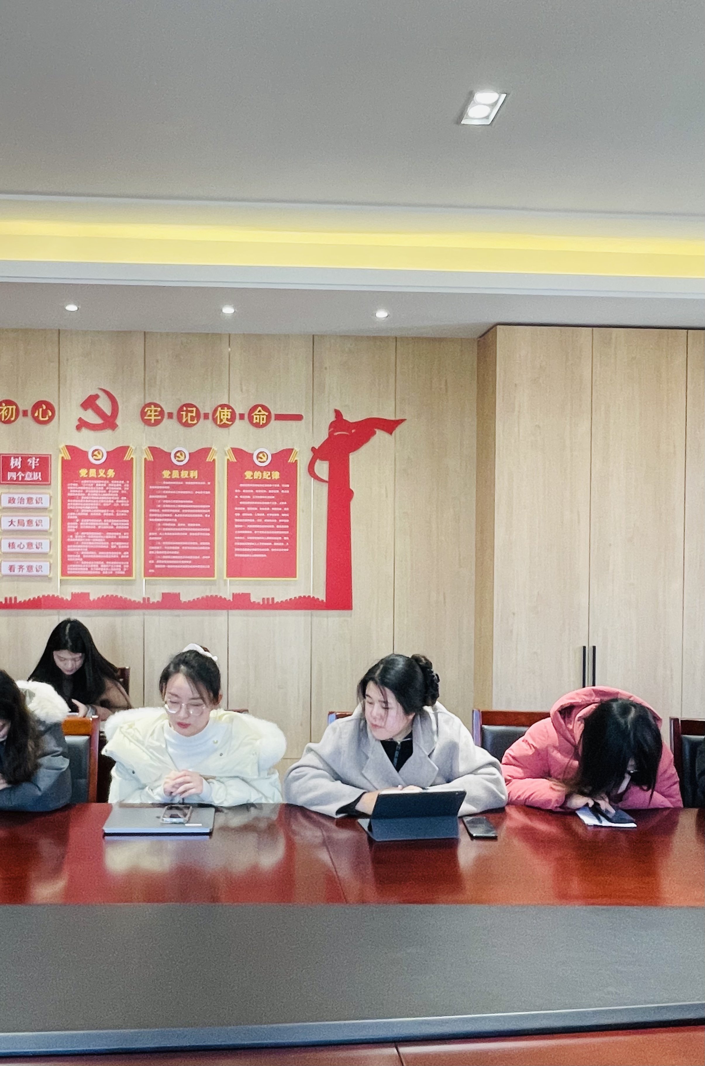 【湖畔·科研引领】复盘经验，赋能科研——金陵小学（仙林湖校区）期末课题主持人会议_html_m695b9dd3.jpg