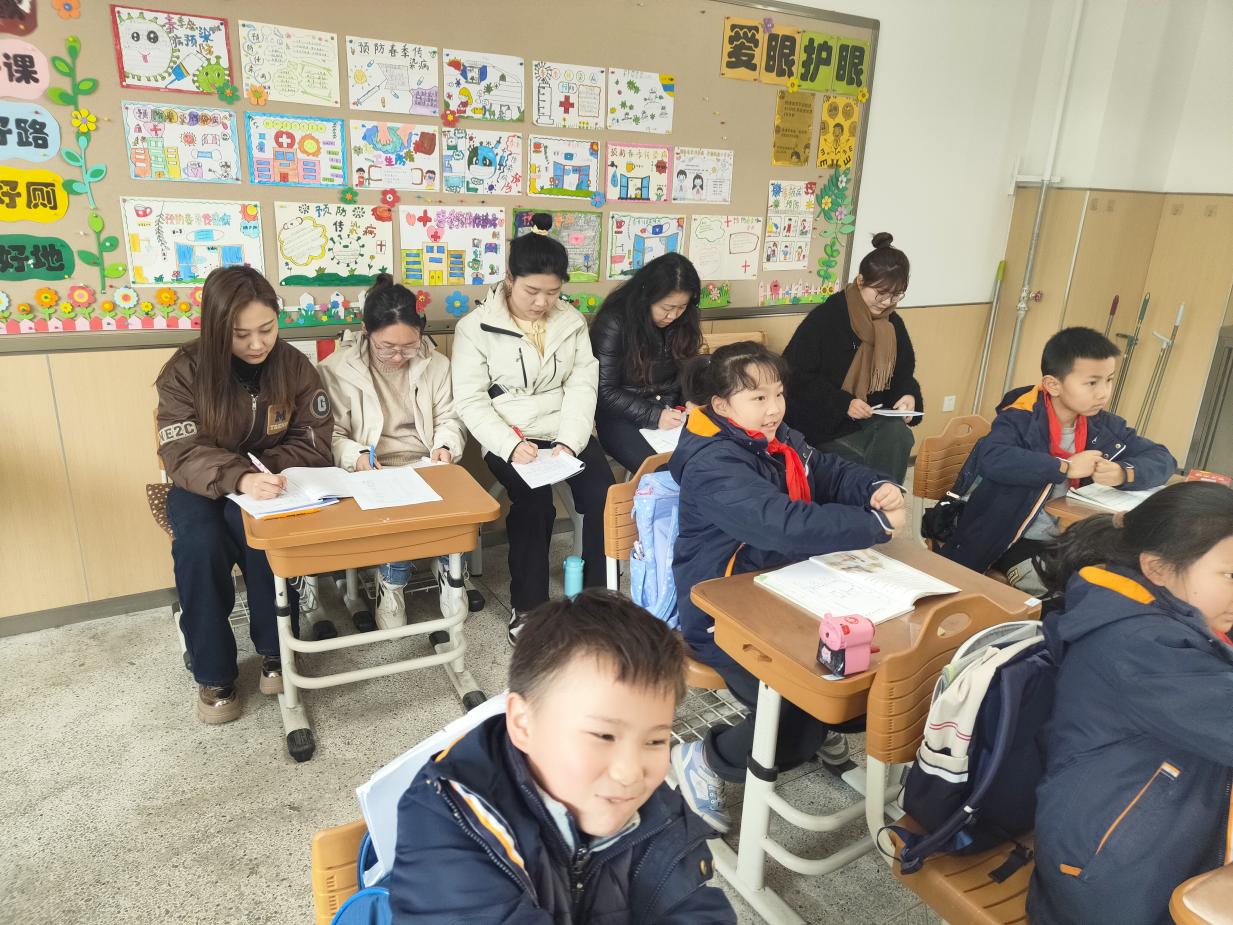 【湖畔·童化课堂】步步登“糕” “语”你共享——记金陵小学（仙林湖校区）二年级语文组教研活动_html_m262a1ef2.jpg