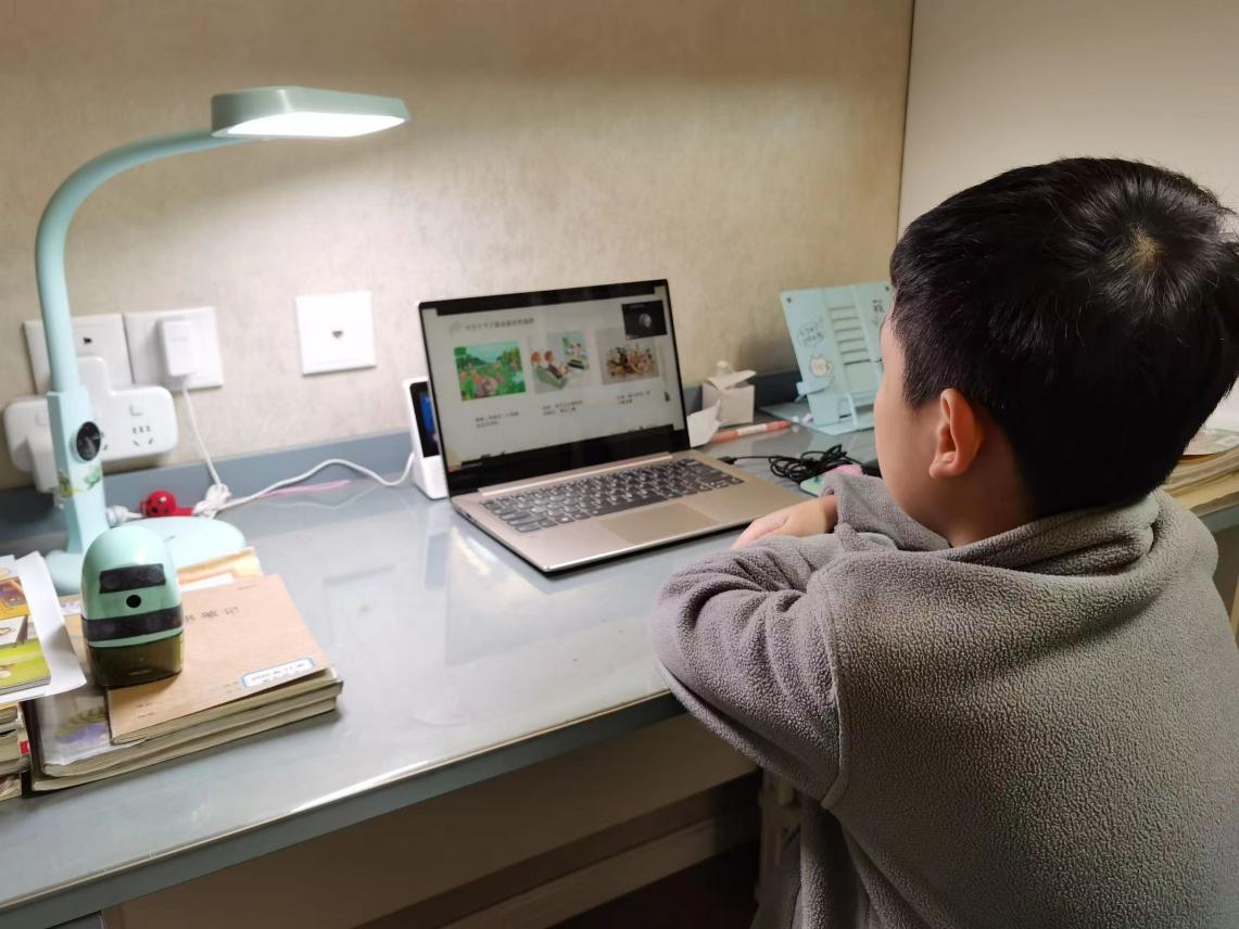 停课不停学，集聚“心”动能——记金陵小学（广志路校区）线上班会课心理微讲座(2)_html_m38e3d077.jpg