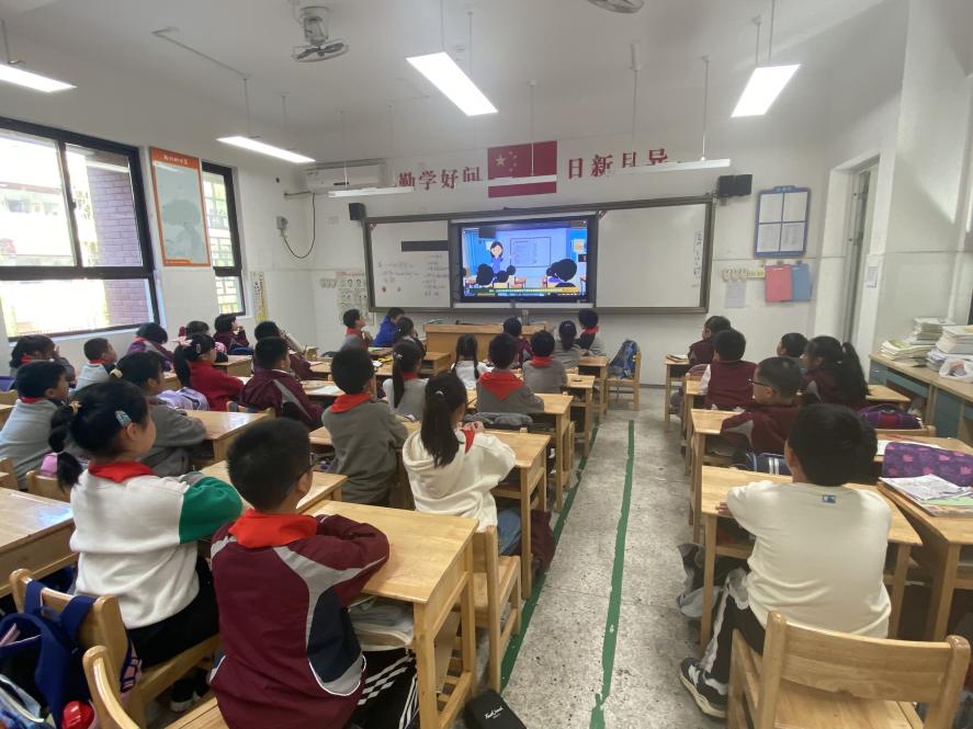 【湖畔·共佑安全】抓常态演练，护平安校园——金陵小学（仙林湖校区）开展地震应急疏散演练活动_html_m77899645.jpg