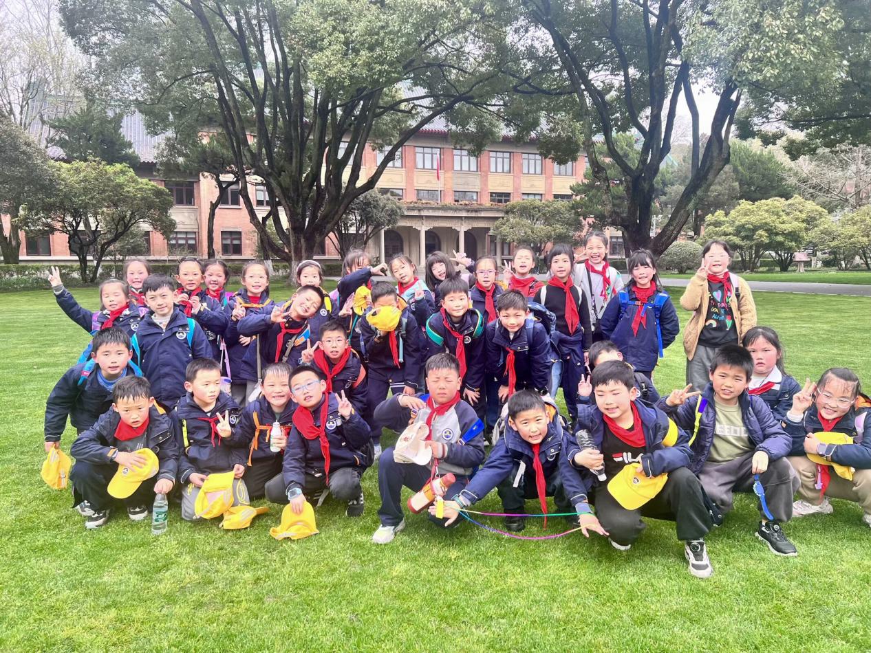 【湖畔·学生活动】春风拂面，学子欢腾——记金陵小学（仙林湖校区）二年级综合实践活动_html_m71107ef3.jpg
