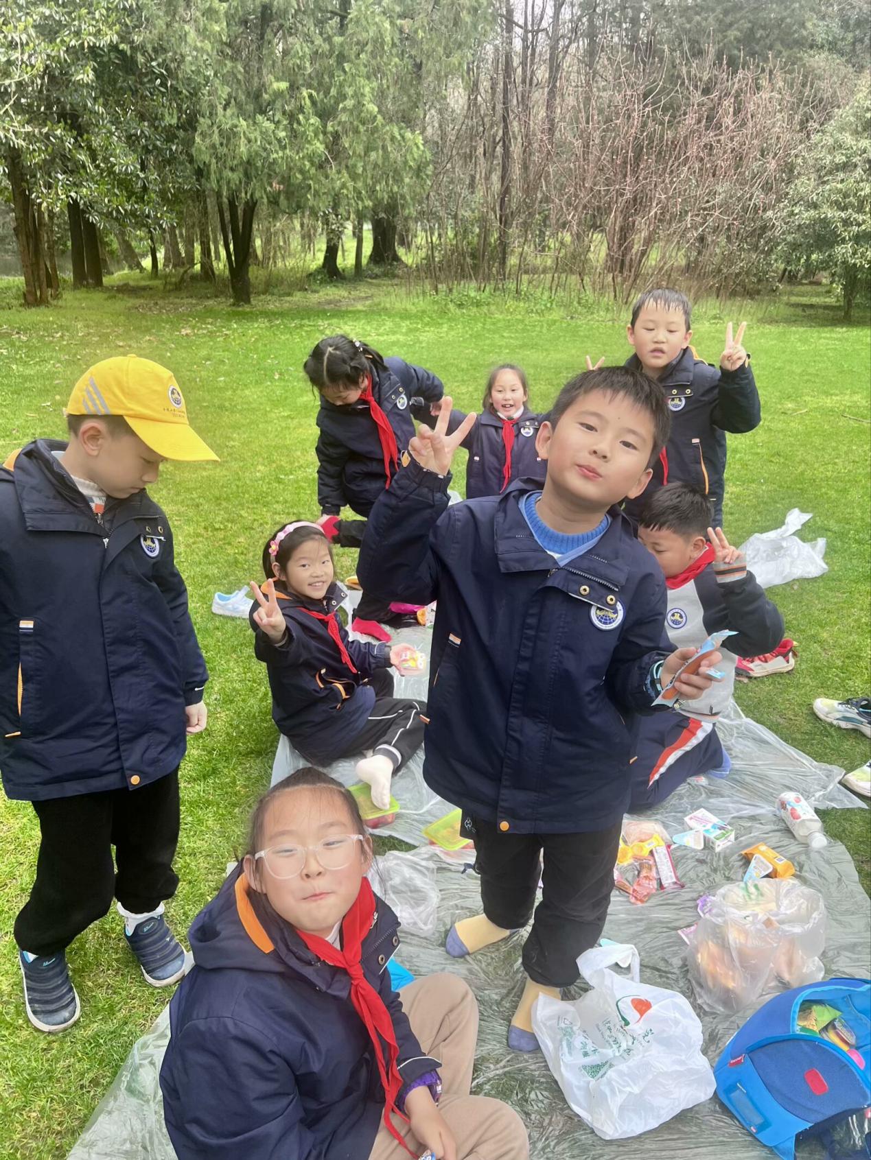 【湖畔·学生活动】春风拂面，学子欢腾——记金陵小学（仙林湖校区）二年级综合实践活动_html_md06fe38.jpg