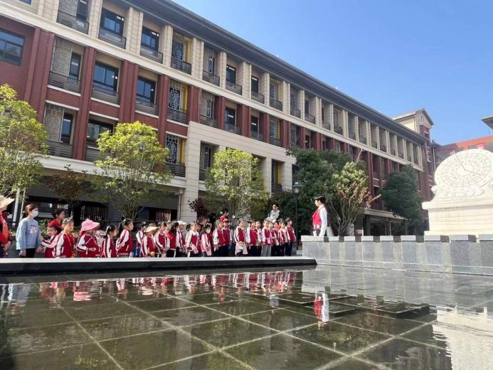 【湖畔·协同育人】幼小有约，衔接成长——金陵小学（仙林湖校区）与幼儿园幼小科学衔接交流活动_html_7fdb8c82.jpg
