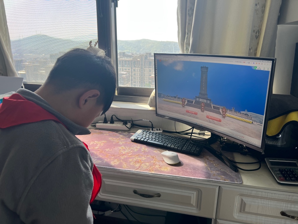 【博学广志】清明云祭扫 丰碑励童心——金陵小学广志路校区清明节云端祭扫活动(1)_html_575ed0ef.jpg