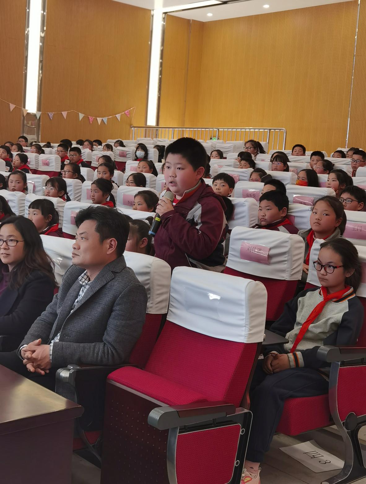 科学爱眼护眼，让“视”界更美好——金陵小学（广志路校区）护眼讲座侧记_html_m40d66a54.jpg