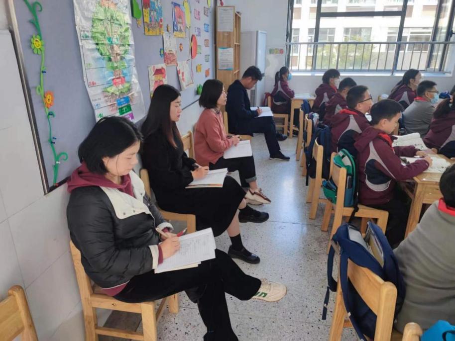 【博学广志】研学并进，教研相长——金陵小学广志路校区语文组校本教研活动_html_m6c84ec0c.jpg