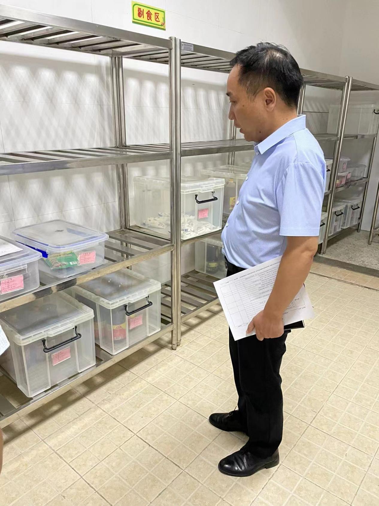 【湖畔·共佑安全】安全无小事，自查护开学——金陵小学（仙林湖校区）开展开学前安全检查_html_9c378cb.jpg
