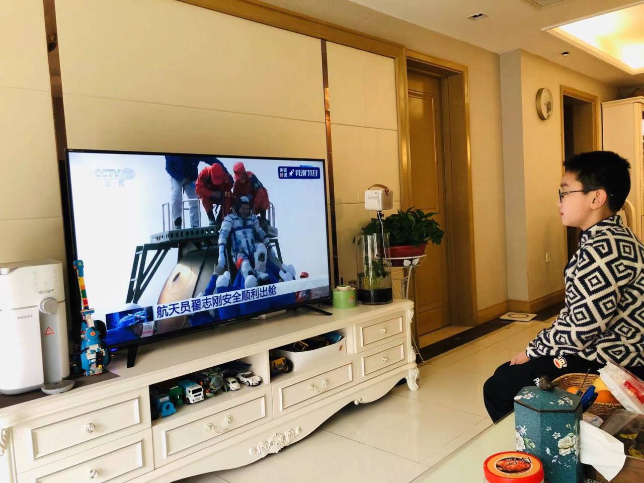 【湖畔光影】欢迎英雄回家！_html_16ee9790.jpg