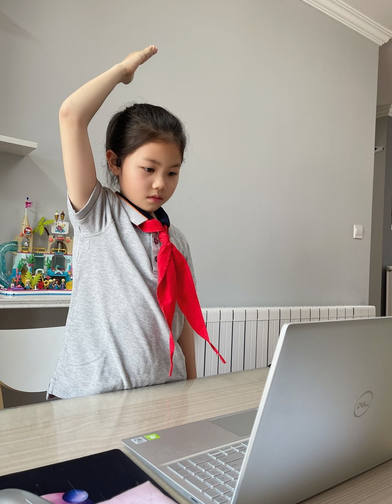 金陵小学广志路校区第八周线上升旗仪式_html_m6e98981e.png