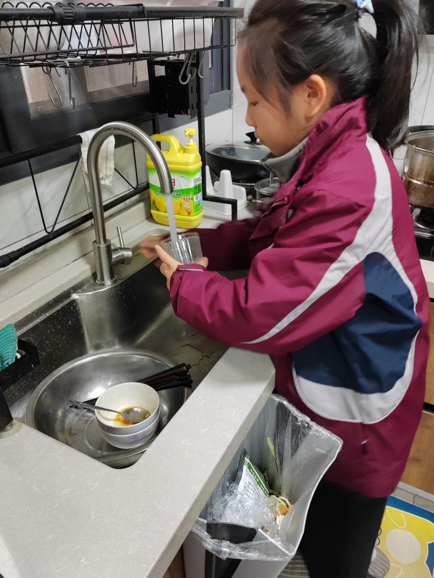 【博学广志】劳动创造美好 成长如期而至——记金陵小学广志路校区二年级劳动教育实践活动_html_m3916b68d.jpg