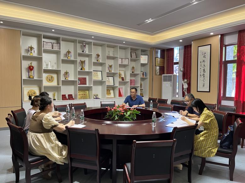【湖畔•队伍建设】人工智能的项目式教学校本课程实践探索——栖霞区信息技术教学研讨活动记_html_446699d.jpg