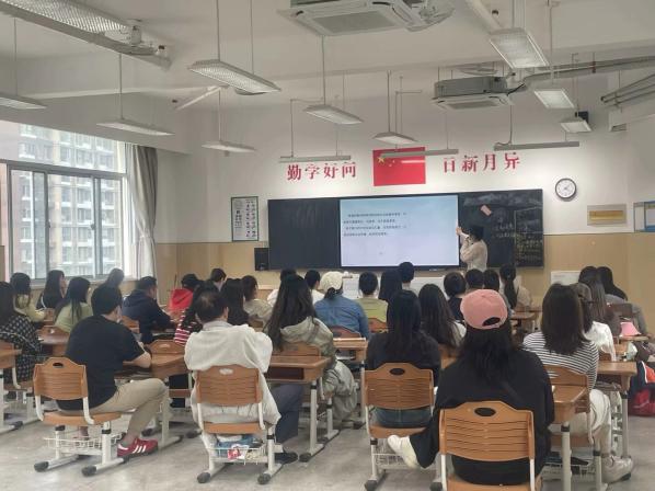 【湖畔·家校共育】家校同心护成长，携手共育启新程_html_m2c20a90b.jpg
