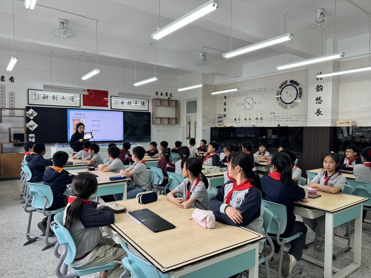 【博学广志】共绘教育蓝图，同谱成长华章——记福建厦门、安徽铜陵校长团莅临我校跟岗交流活动_html_m58192cee.jpg
