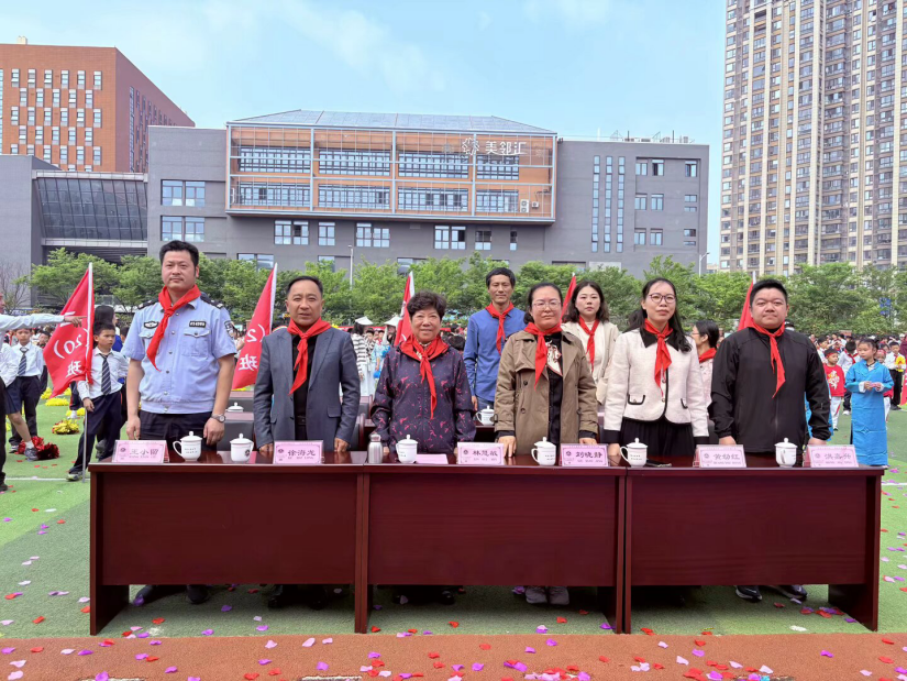 【湖畔·协同发展】不负春光 共话成长——记厦门校长团来访_html_544b8ae0.png