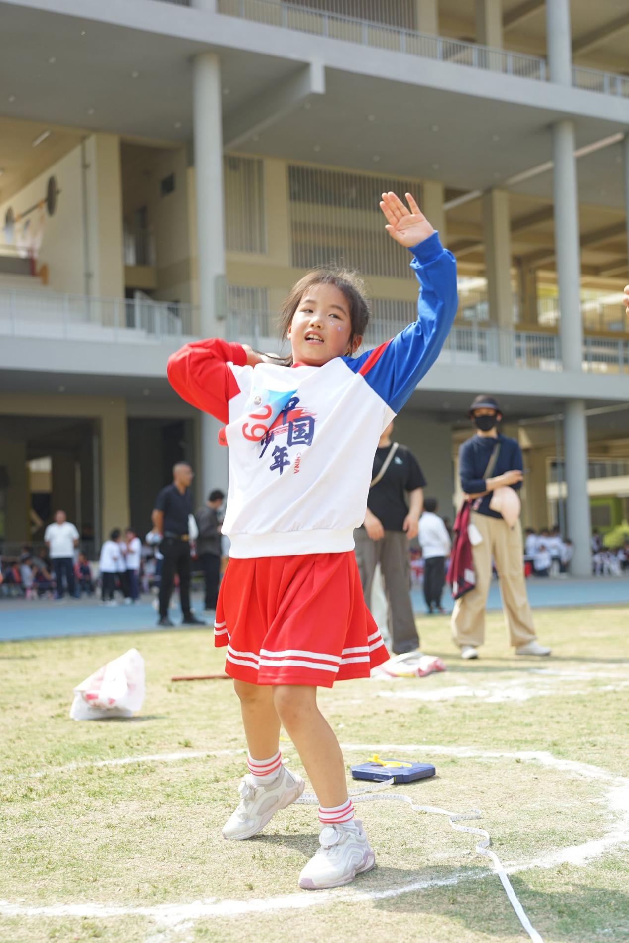 【湖畔·学生活动】在灿烂阳光下——记南京市金陵小学（仙林湖校区）2024—2025学年春季田径运动会（一、三年级）_html_718f8331.jpg