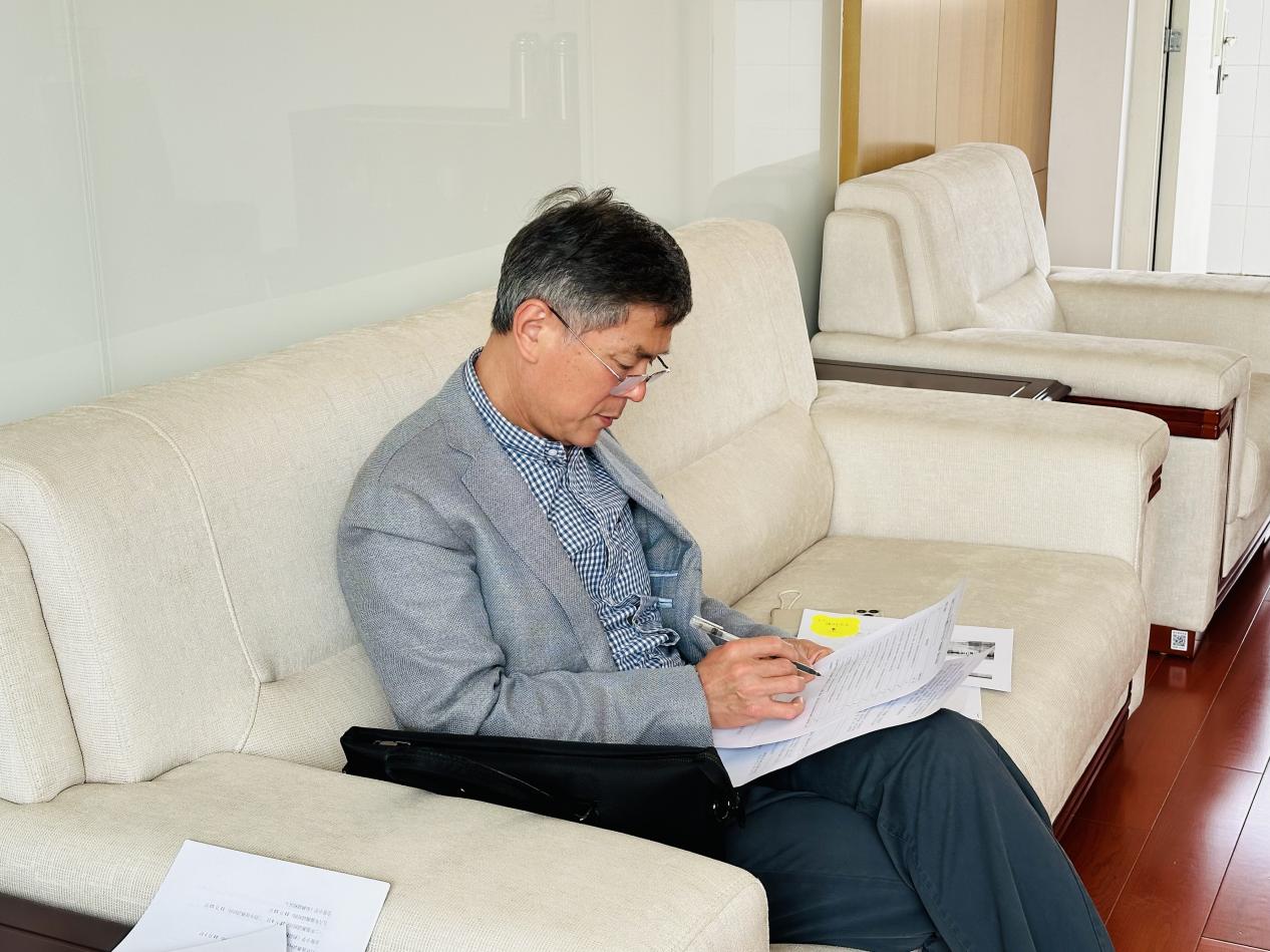 【博学广志】聚焦健康成长 促进体质提升——栖霞区责任督学莅临我校开展4月份专项督导_html_263a554f.jpg