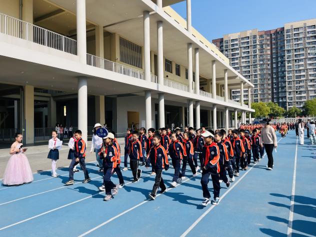 【湖畔·学生活动】“运动展风采，健康向未来” ——金陵小学（仙林湖校区）2023—2024学年春季运动会（二年级）_html_me17147b.jpg