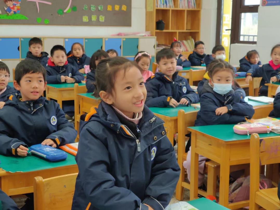 【湖畔·童化课堂】研讨在辞旧迎新之际——记金陵小学（仙林湖校区）一年级语文组教研活动_html_5405b22d.jpg