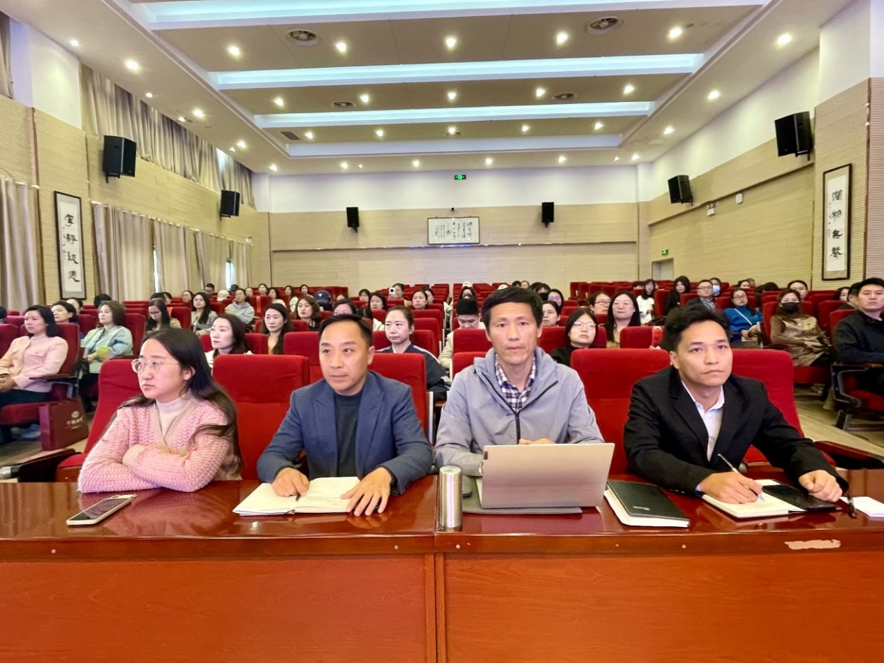 【湖畔·协同育人】同心 同向 同行——2024-2025学年新一届校家委成立大会召开_html_m42d143c9.jpg
