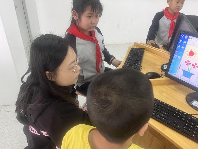 【湖畔光影】“双减”精神进课堂，行政听课促落实——金陵小学（仙林湖校区）“推门听课”活动（11）_html_m75a5ef6b.jpg