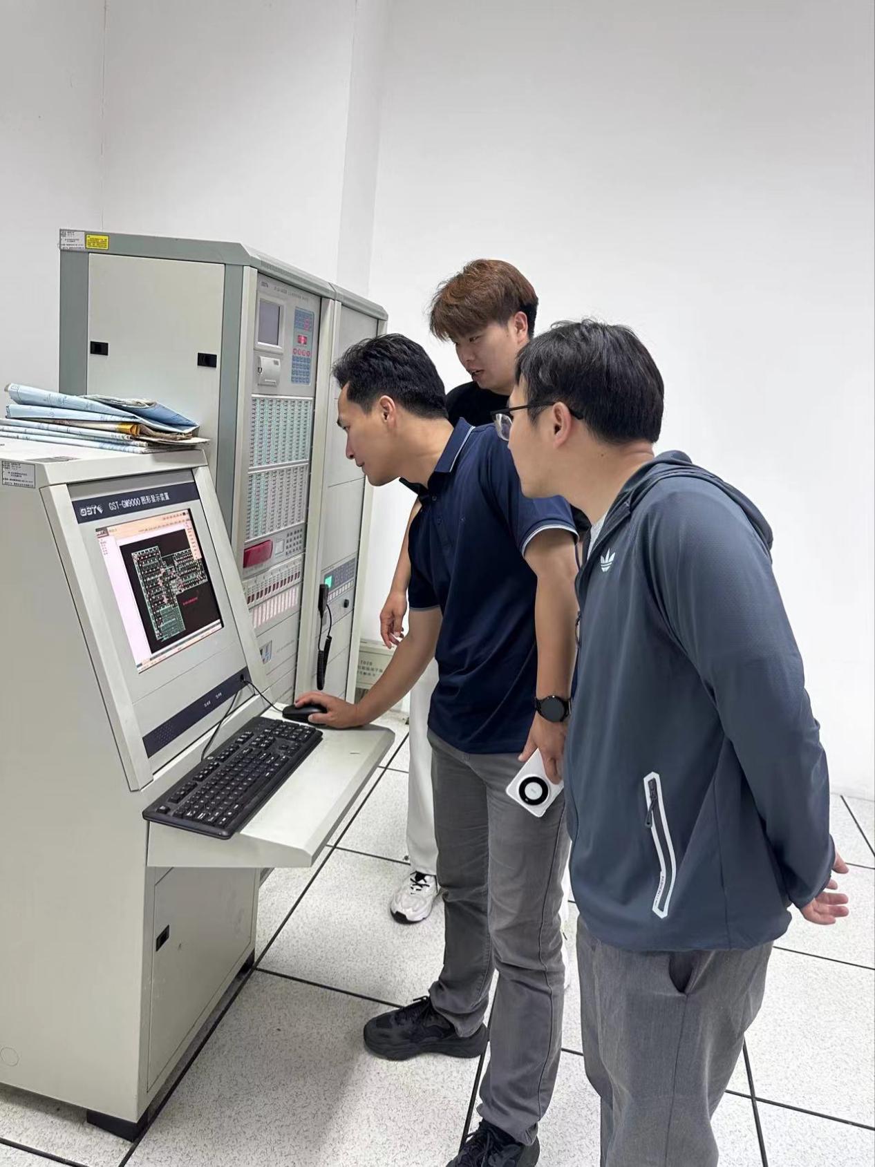 安全无小事 自查护开学——金陵小学（仙林湖校区）开学前校舍普查及安全大检查_html_m2cd65044.jpg