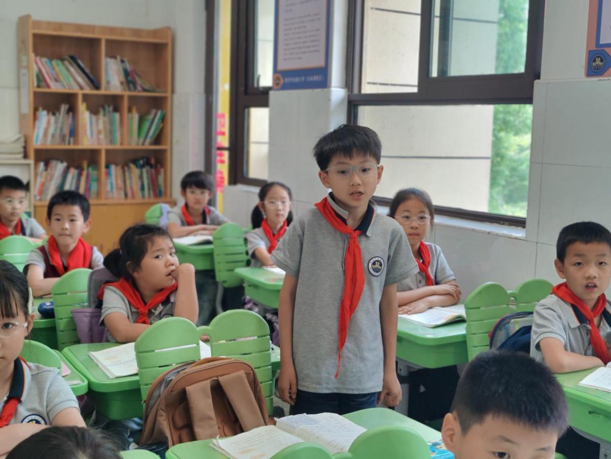 【湖畔·童化课堂】童心探语文，妙趣启新思——记金陵小学（仙林湖校区）二年级语文组教研活动_html_m78fb633a.jpg