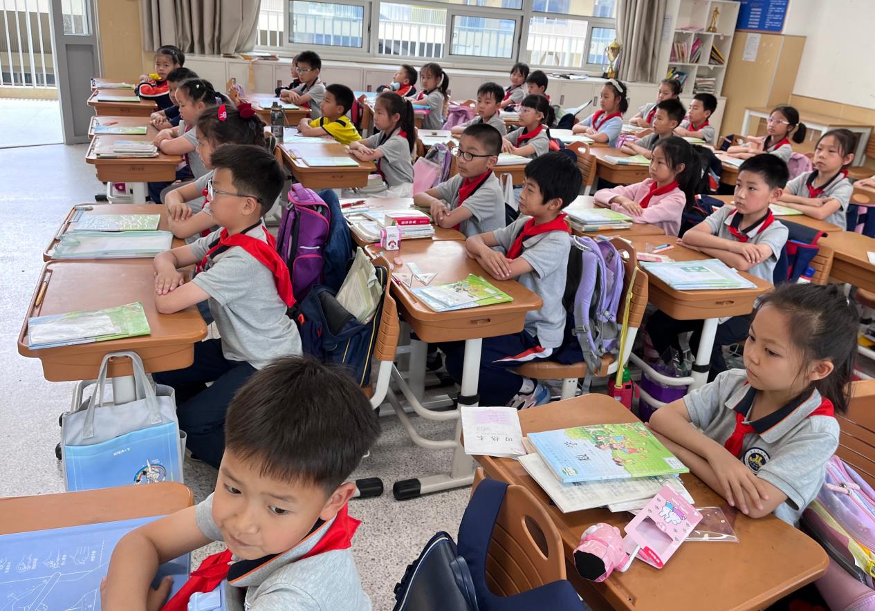 【湖畔·童化课堂】“经历数据收集整理过程，培养学生数据意识”——数学校本研修之课例研讨（214）_html_m3697baf.jpg
