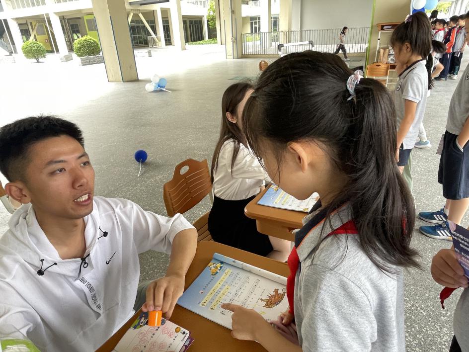 赋趣于乐炼技能，逐梦九天提素养——“你好，太空！”金陵小学（仙林湖校区）学科游园活动_html_579668ad.jpg