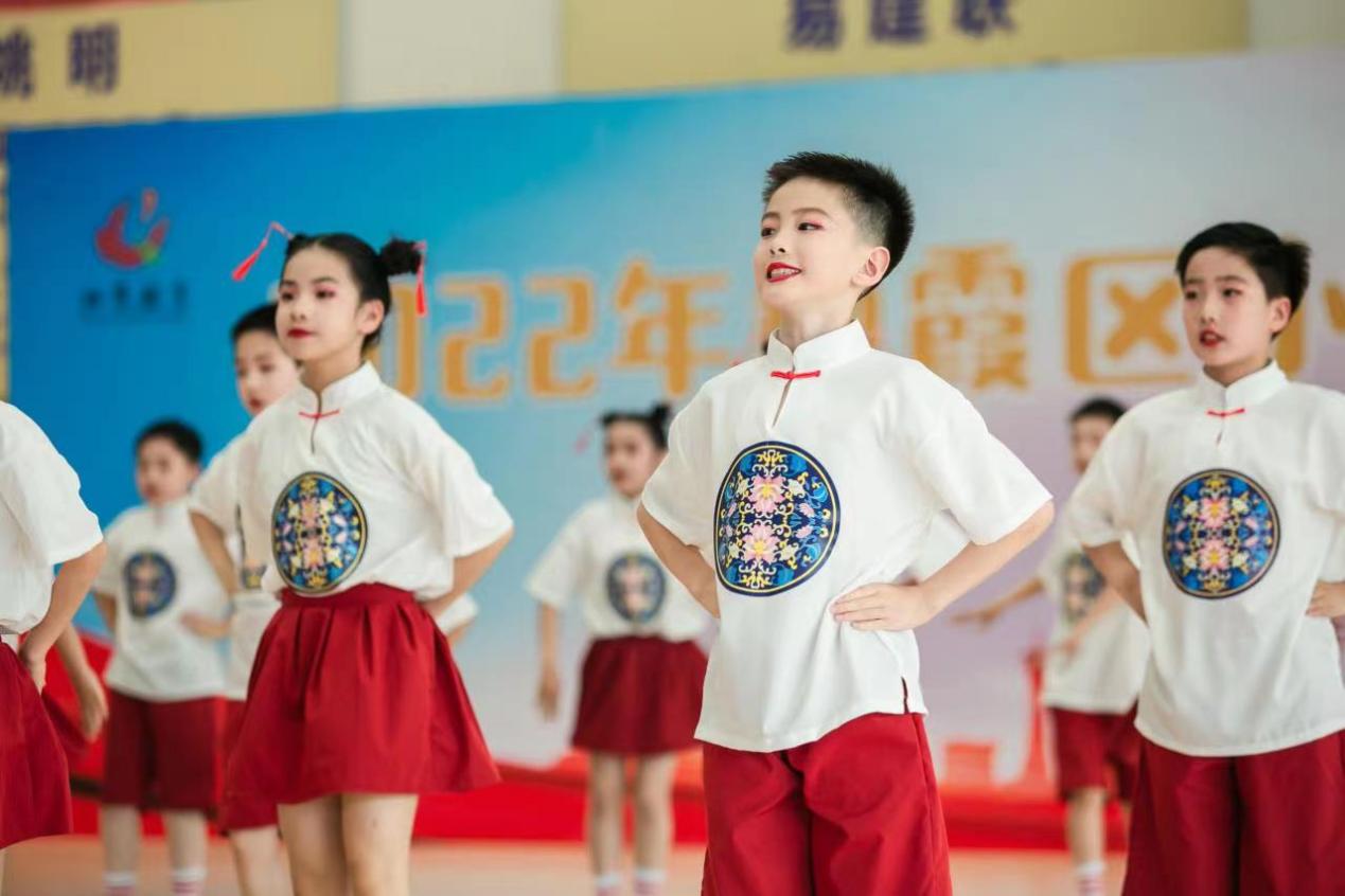 【博学广志】细微之处见风范，毫厘之优定乾坤——祝贺金小广志路校区在2022年栖霞区小学生集体舞比赛中荣获第一名(1)(1)(1)_html_m315ffda7.jpg