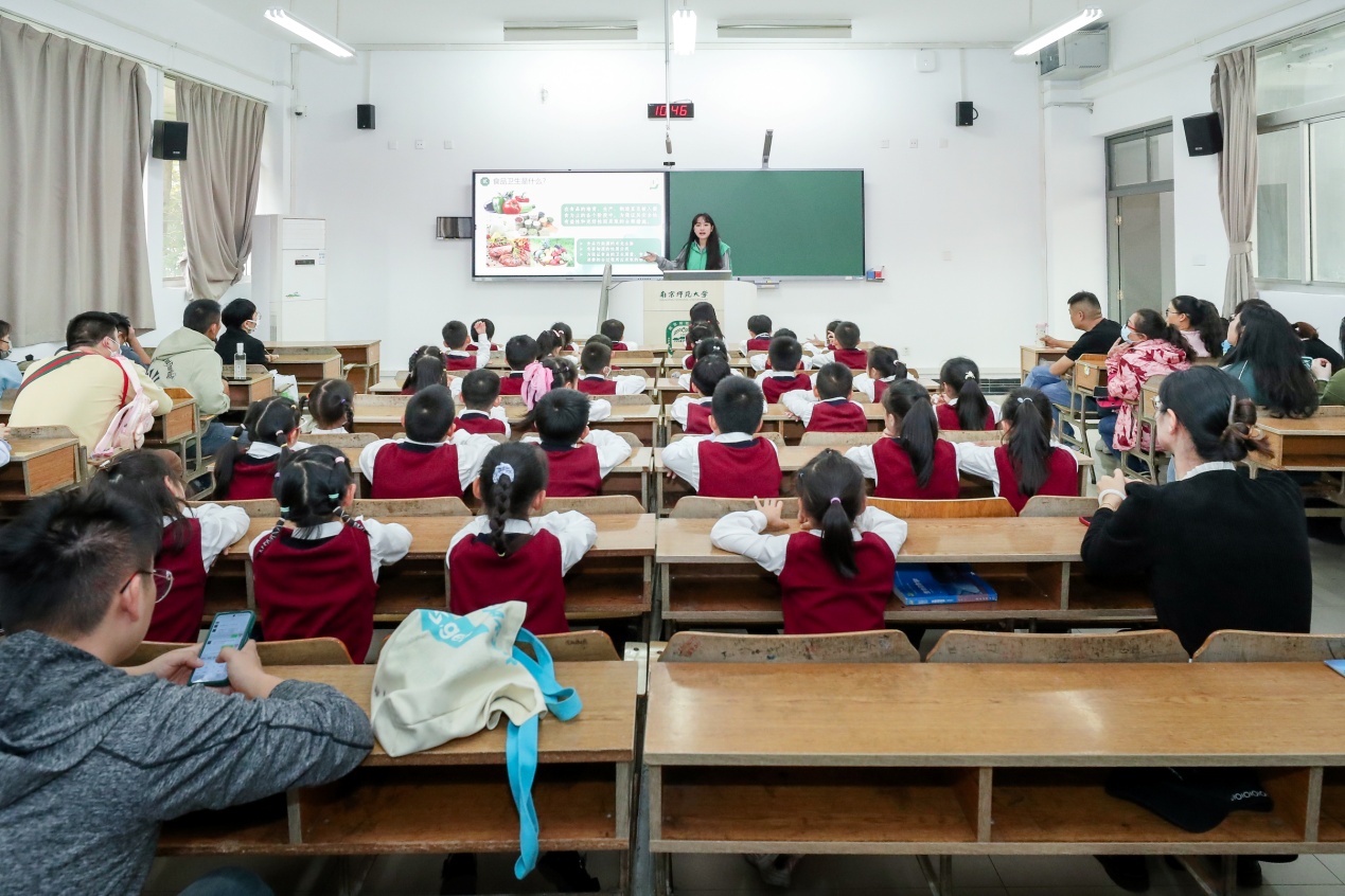 【湖畔·红领巾】红领巾寻访伟大成就（五十四）——走进生命科学，探索自然奥秘2023级5班寻访纪实_html_8f9f36a.jpg