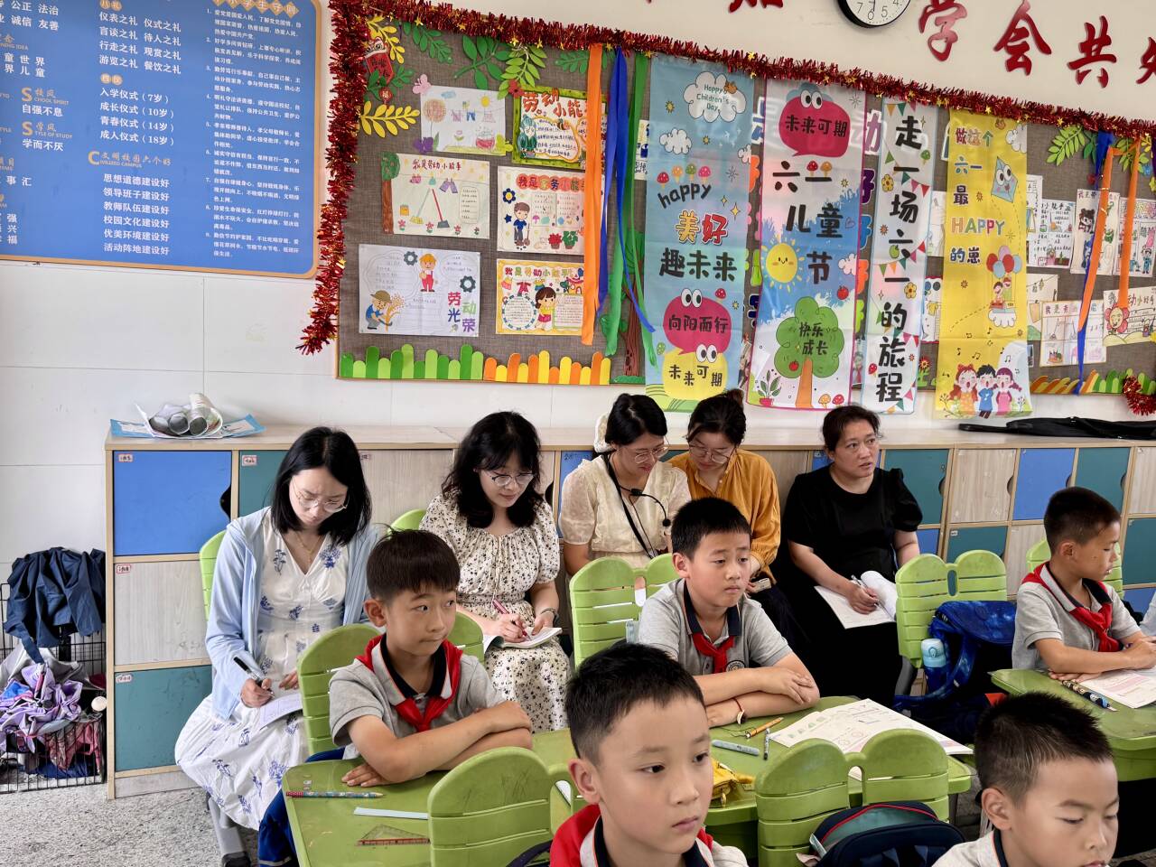 【湖畔·童化课堂】趣味识角，“角” 逐思维新高度——数学校本研修之课例研讨（268）_html_1a589f2a.jpg
