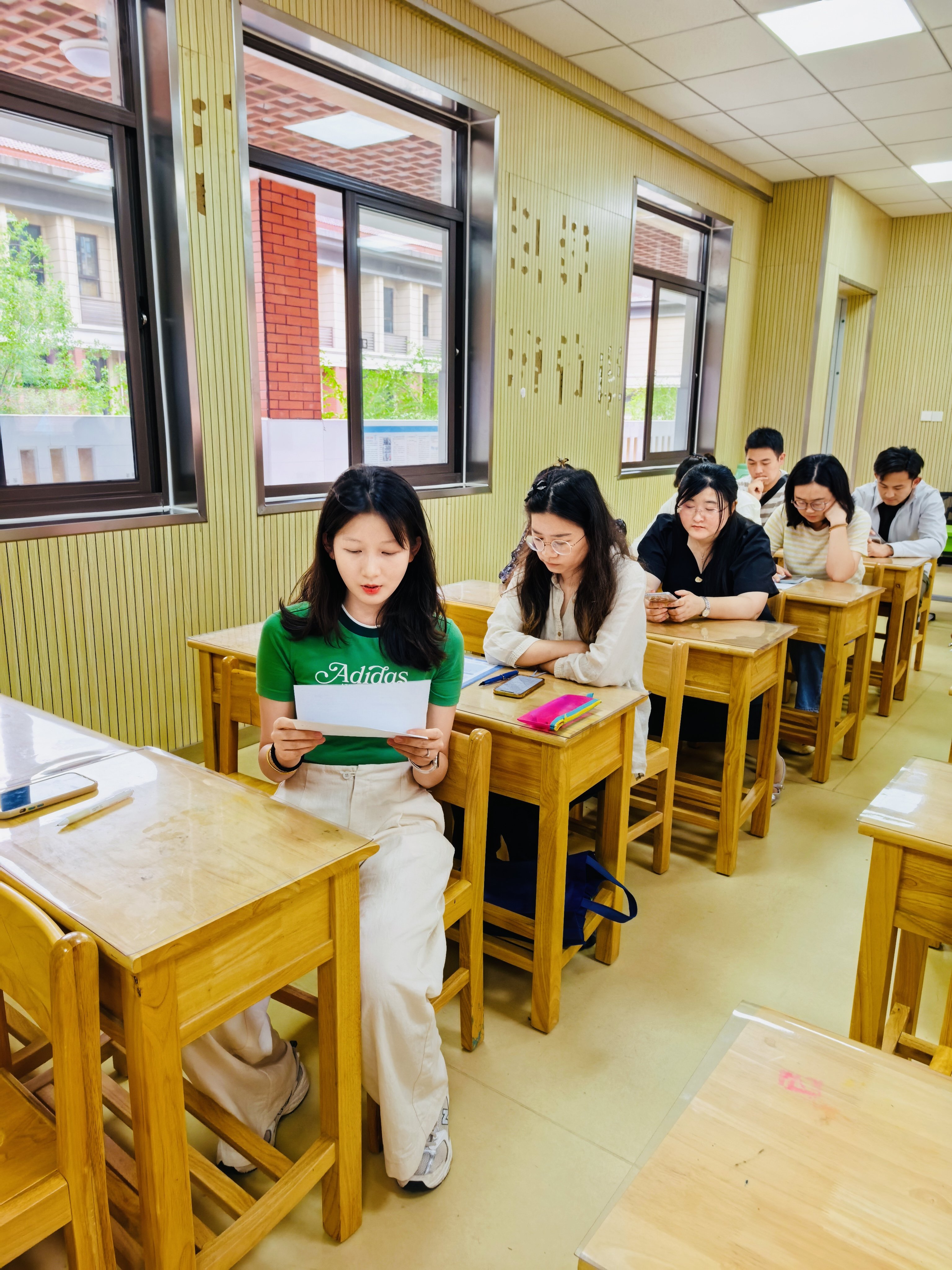 【湖畔·科研引领】期末总结凝智慧 科研征程启新篇——2024-2025学年第二学期金陵小学（仙林湖校区）科研导师制期末会议_html_m10f05b1.jpg