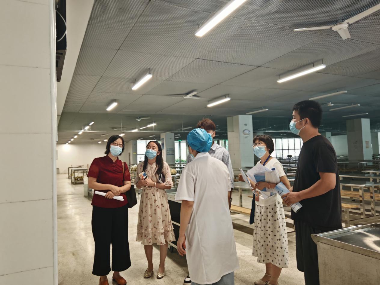 【湖畔·协同育人】开学工作稳推进，专项督导促提升——金陵小学（仙林湖校区）9月专项督导_html_m410138a7.jpg
