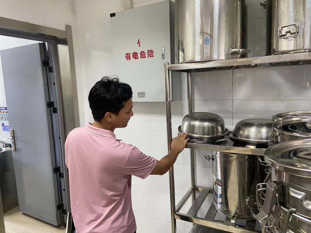 【湖畔·共佑安全】筑牢食堂安全防线，守护校园好“食”光——2024～2025学年第一学期食堂开学工作会议暨食品安全培训会_html_dda5933.jpg