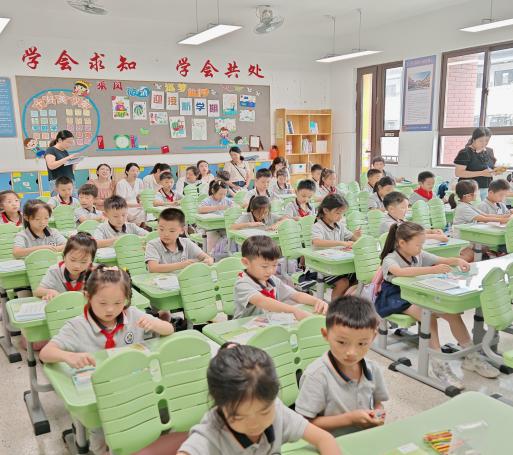 【湖畔·童化课堂】聚焦核心素养，深度落实做中学——数学校本研修之课例研讨（219）_html_493b800c.jpg