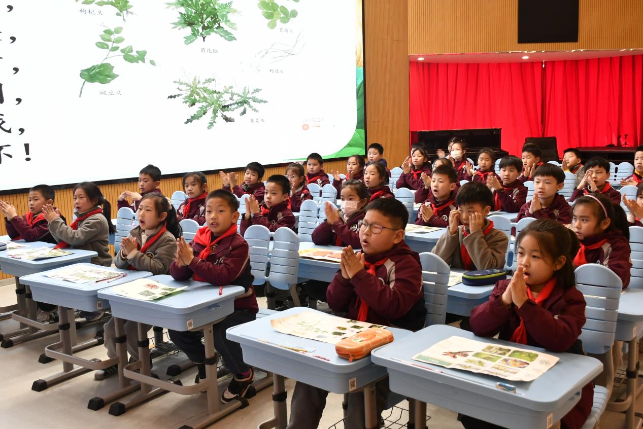 【博学广志】落实课程标准，聚焦核心素养——金陵小学（广志路校区)跨学科课程整合教学展示活动_html_m6fa0f32e.jpg