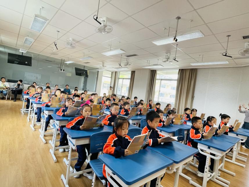 【湖畔·学生活动】习惯立身 我是金小好儿童——金陵小学（仙林湖校区）一年级行为习惯竞赛展示活动_html_m7fba60cb.jpg