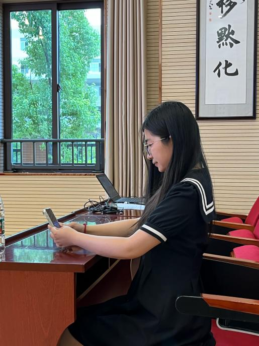【湖畔光影】专家点拨明方向 潜心共研展新帆——金陵小学承办栖霞区第二期专项课题第三十三场开题论证_html_m47dca986.png