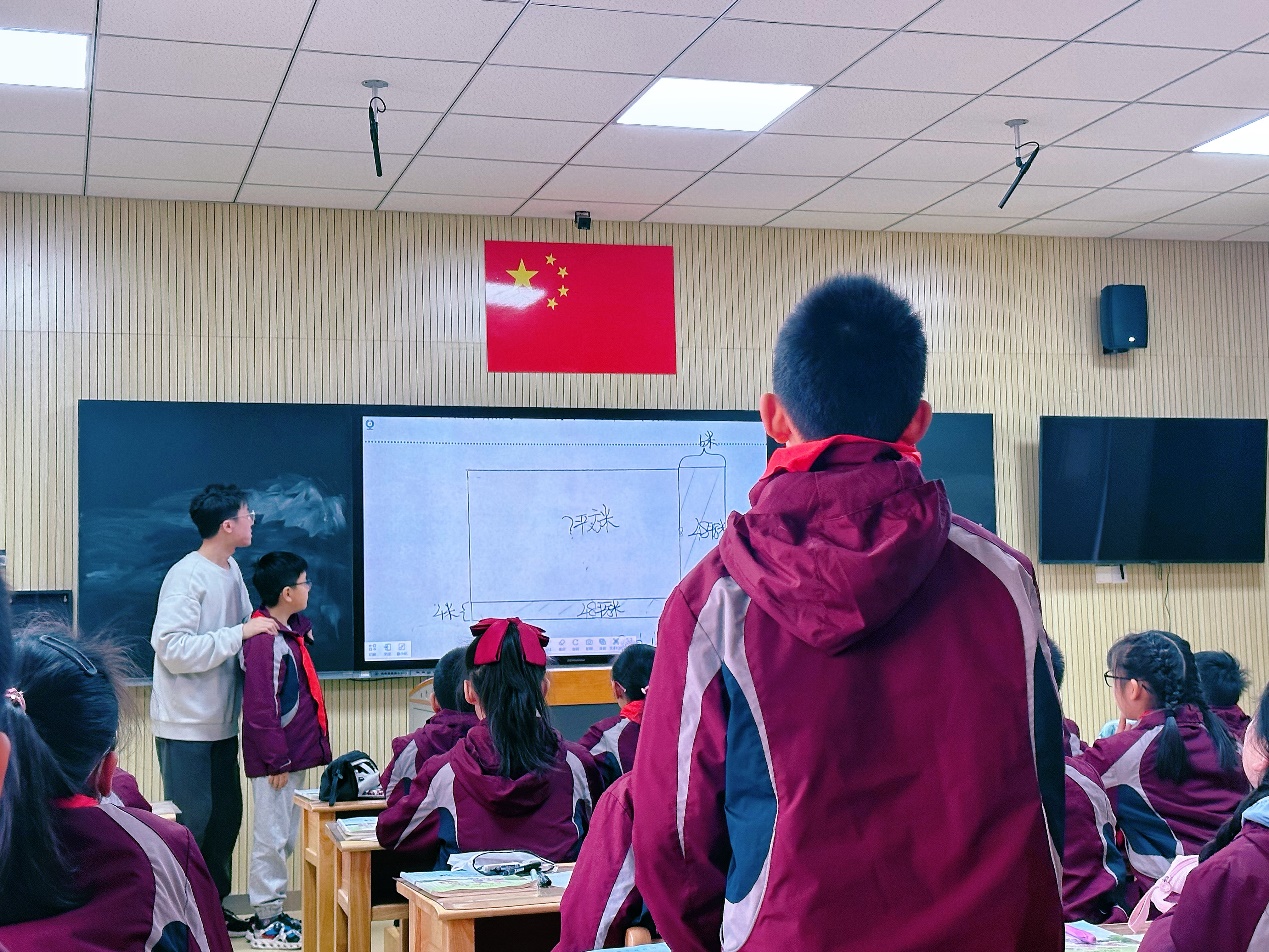 【湖畔•童化课堂】表达中思考，沟通中建构——数学校本研修之课例研讨（164）_html_110d62e1.jpg