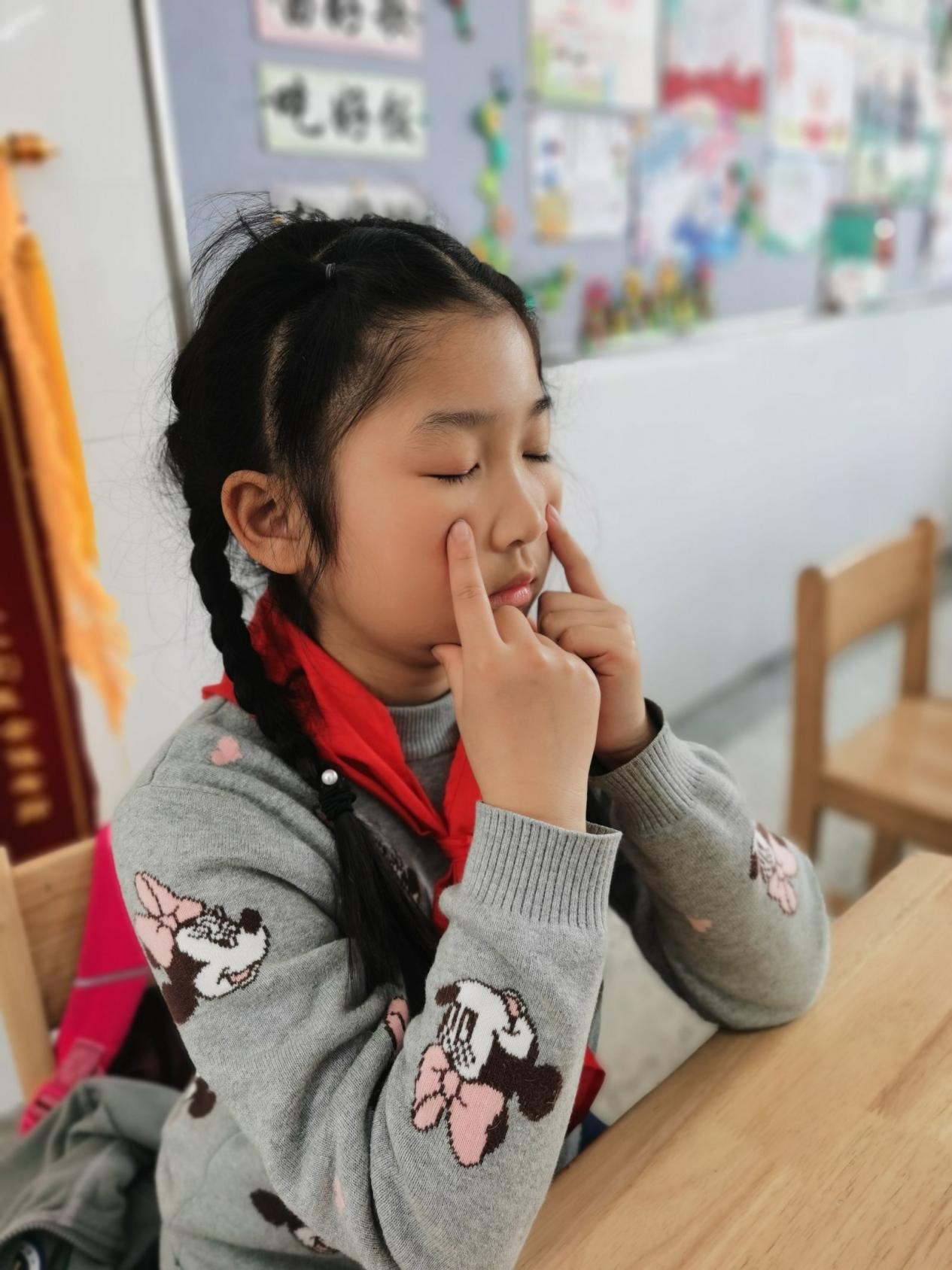 【博学广志】小眼睛 亮晶晶 爱眼护眼我能行——记金陵小学广志路校区“防近周”系列活动_html_5532450b.jpg